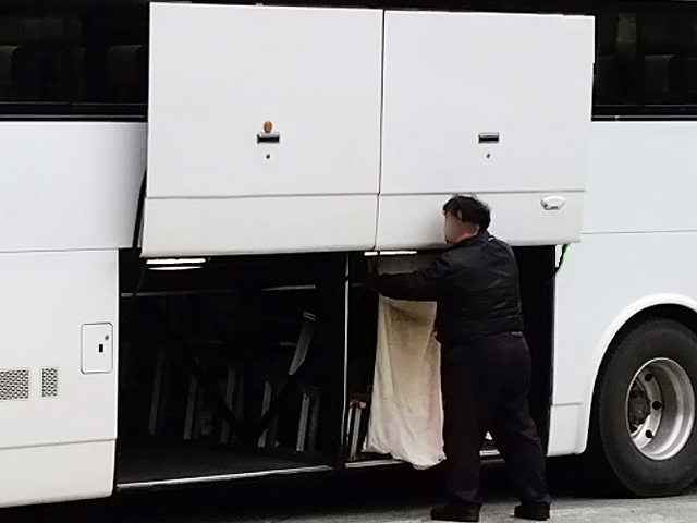 大きな床下トランク